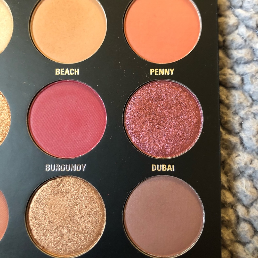 Kylie Cosmetics: The Burgundy Palette - Picture 5 of 5